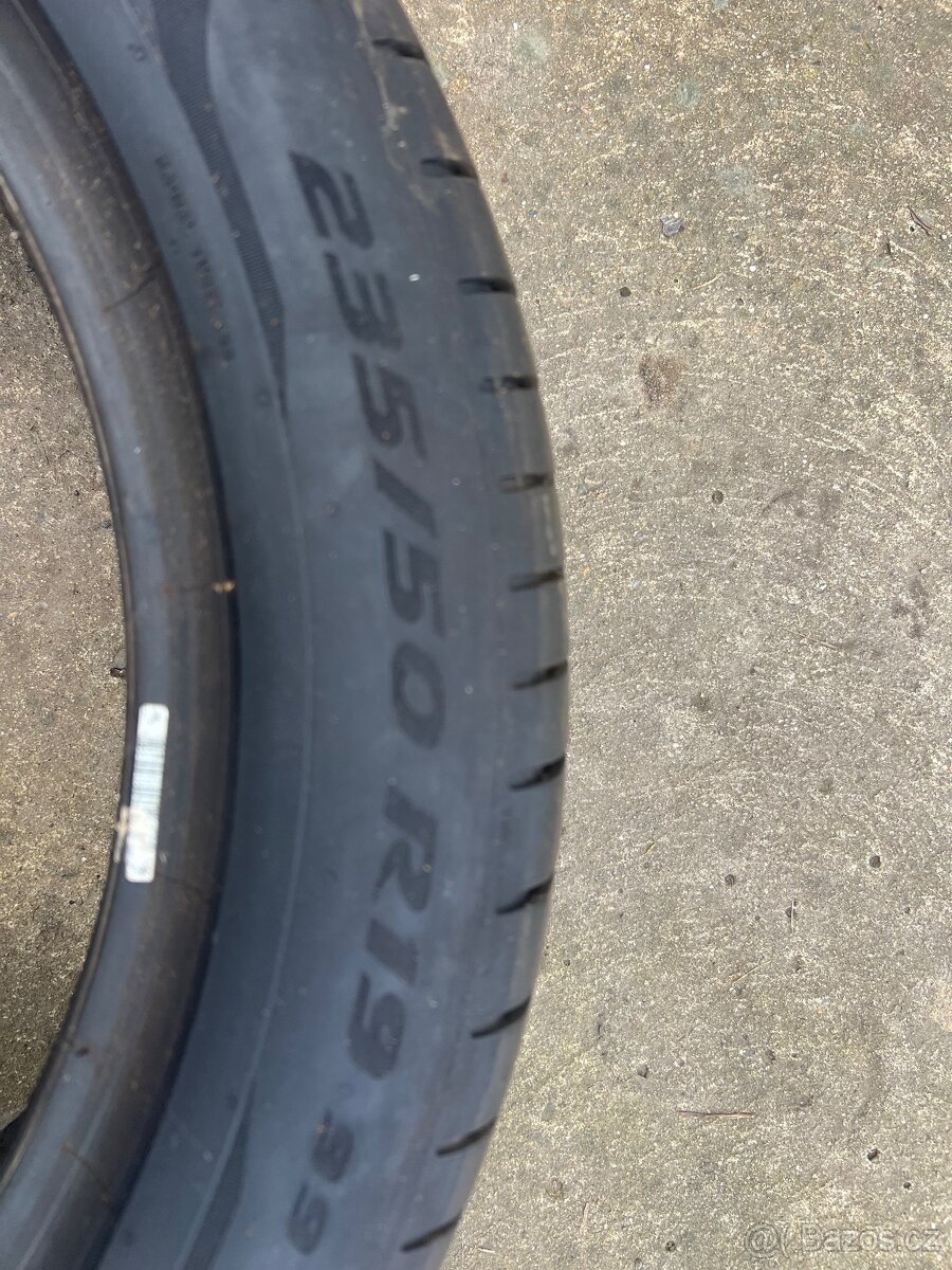 Pirelli 235/50 R19 - 4