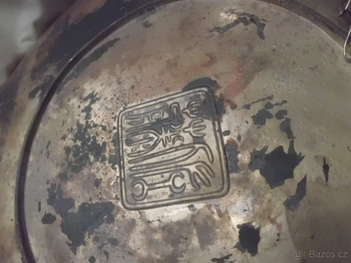 Starodávný Kovový velký Talíř s GEJŠAMI - JAPONSKO - ZNAČENO - 4