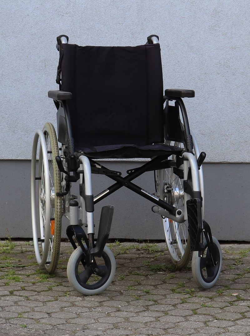 100-Mechanický invalidní vozík Breezy. - 4