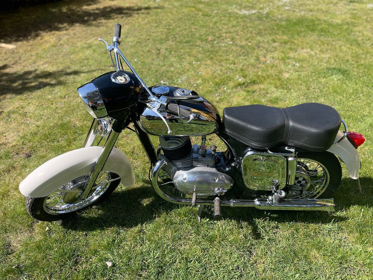 Jawa-ČZ 250 kývačka - 4
