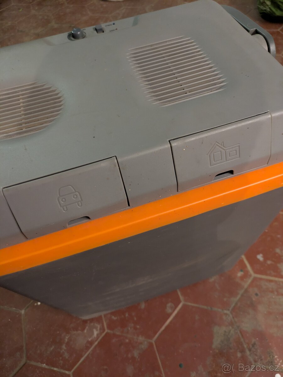 Chladící box Crivit 12/240V 35L - 4