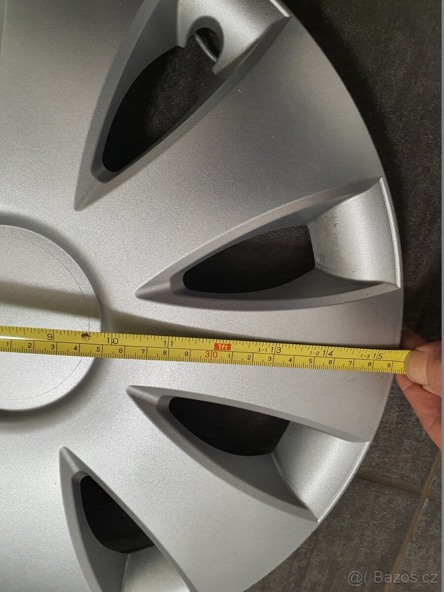 1x náhradní poklice 14 kryty disků kol - 4