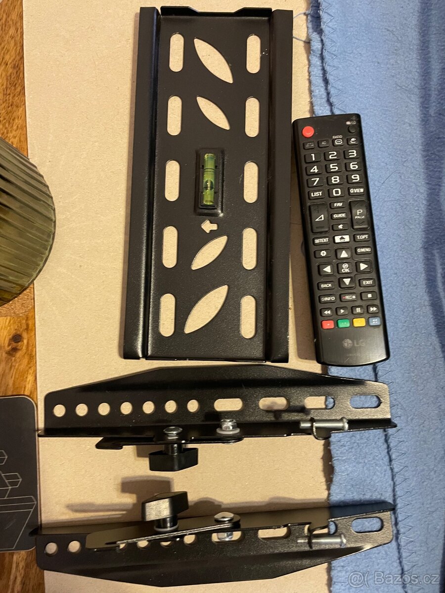 Televize LG s držákem na zeď - 4