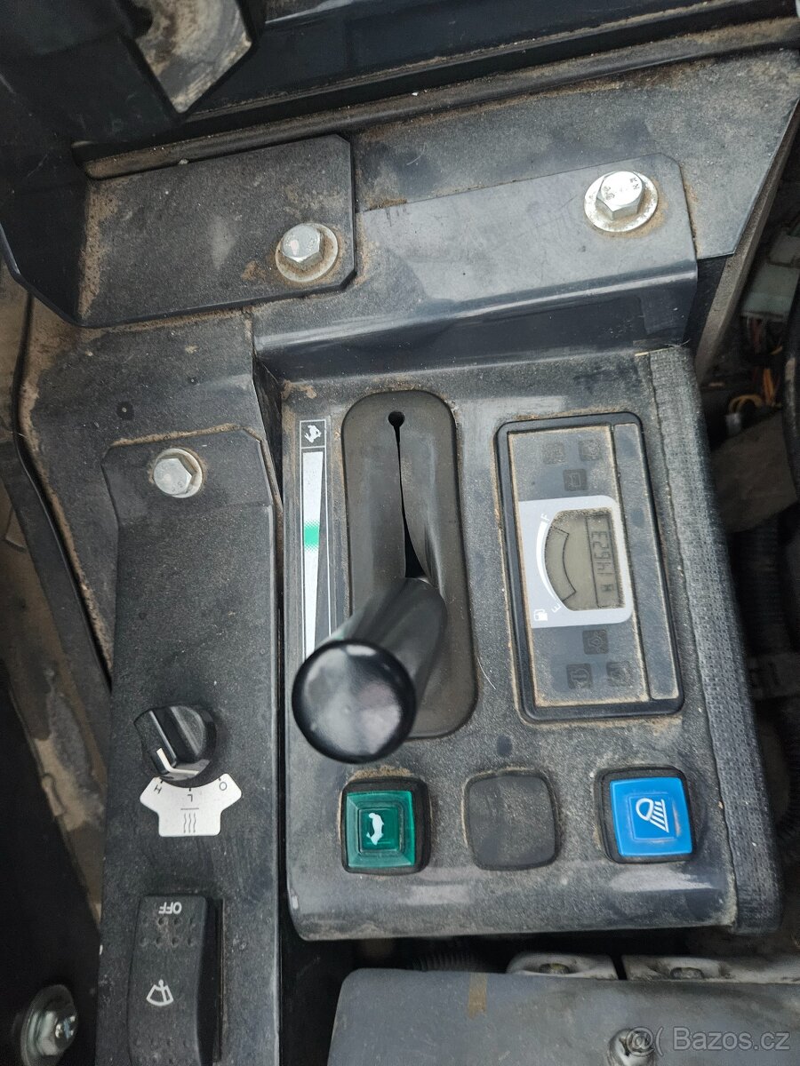 Prodám minibagr Airman AX26U - 4