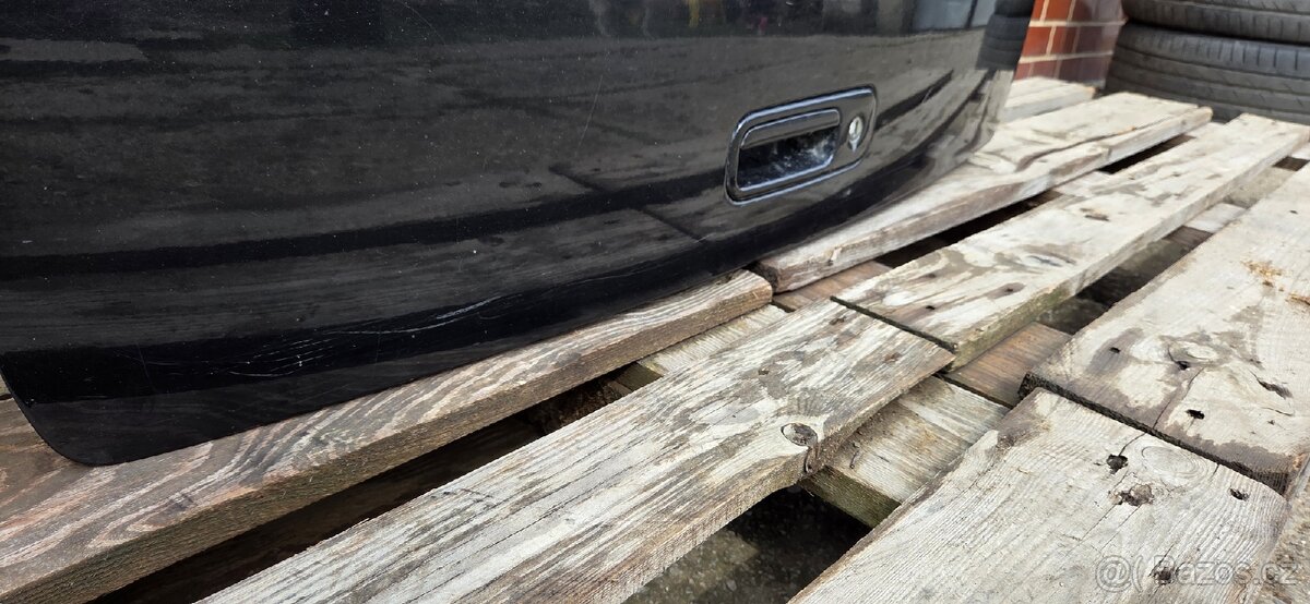 Golf 4 Hatchback 5 dveře, kufrové černé LC9Z - 4