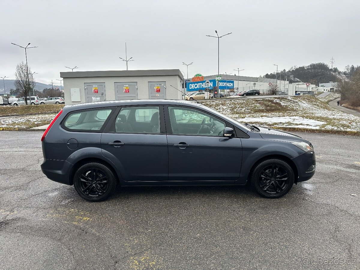 Ford Focus 1.6 kombi - 4