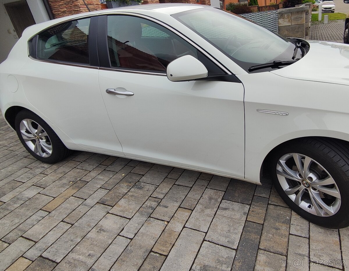 ALFA ROMEO GIULIETTA 1.6 - 4