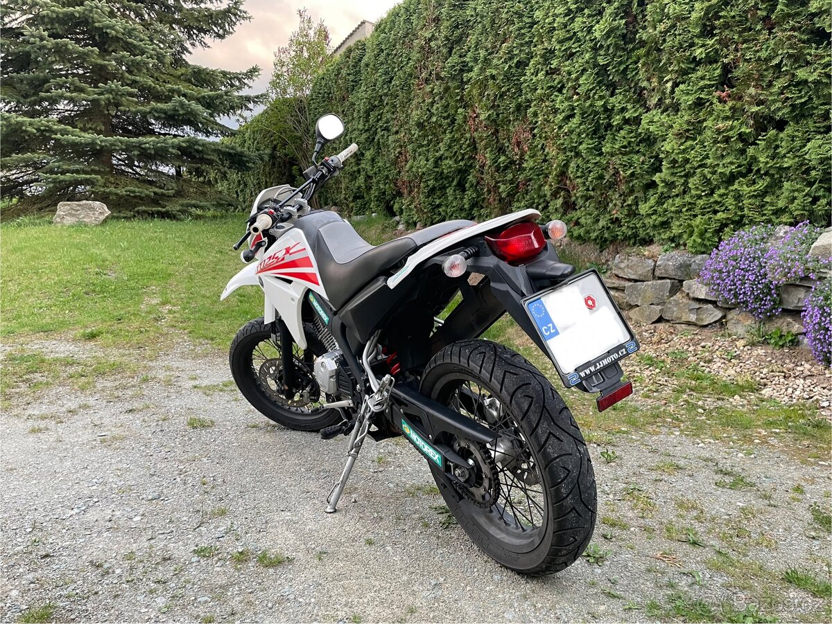 YAMAHA XT 125 X