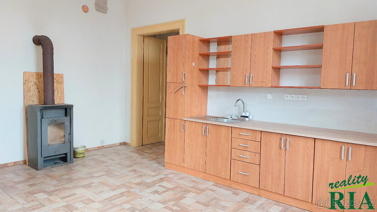 Hrubý Jeseník 8km od Nymburka byt 2+1, zahrada - 4