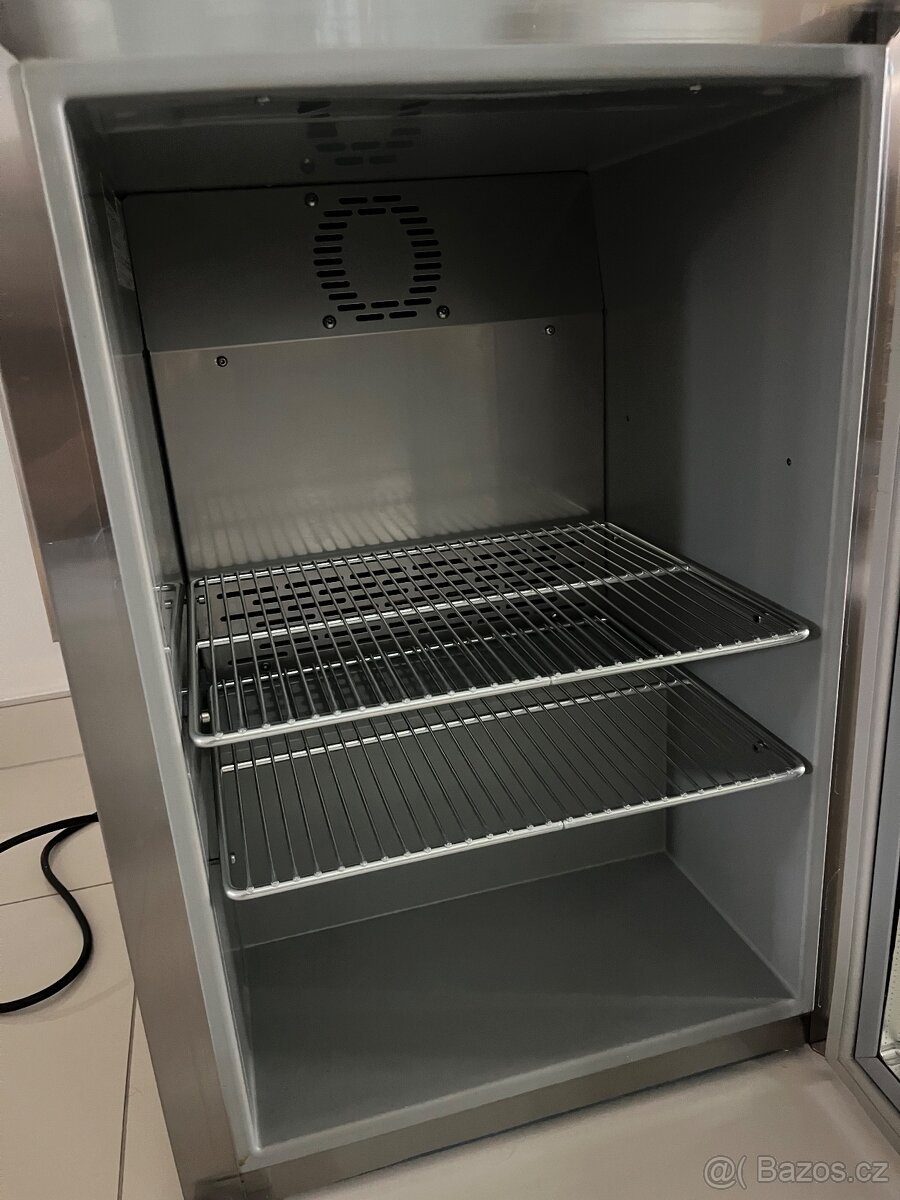 Lednice na plechovky Liebherr - 4