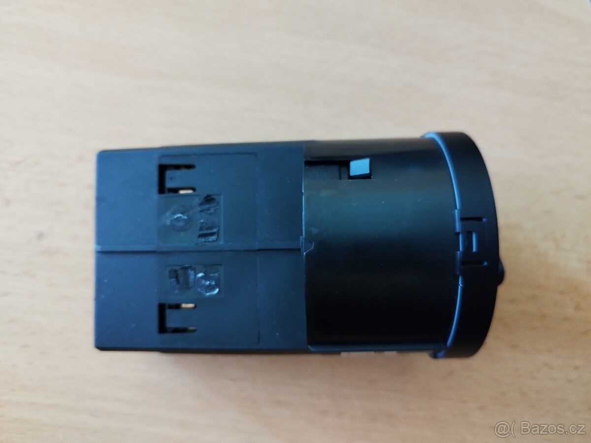 Škoda Octavia 1,VW - Spínač hlavních světel Borsehung NOVÝ - 4