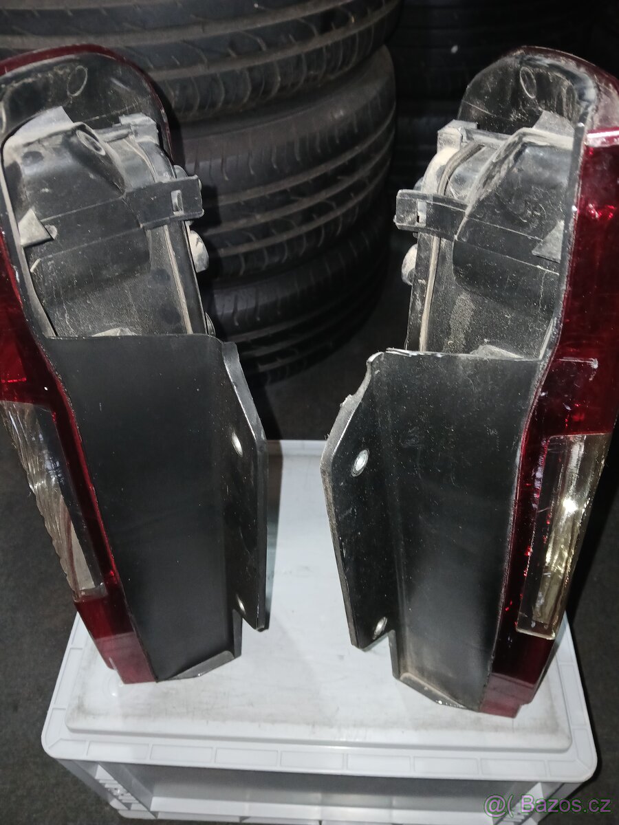 ZADNÍ SVĚTLA - 4