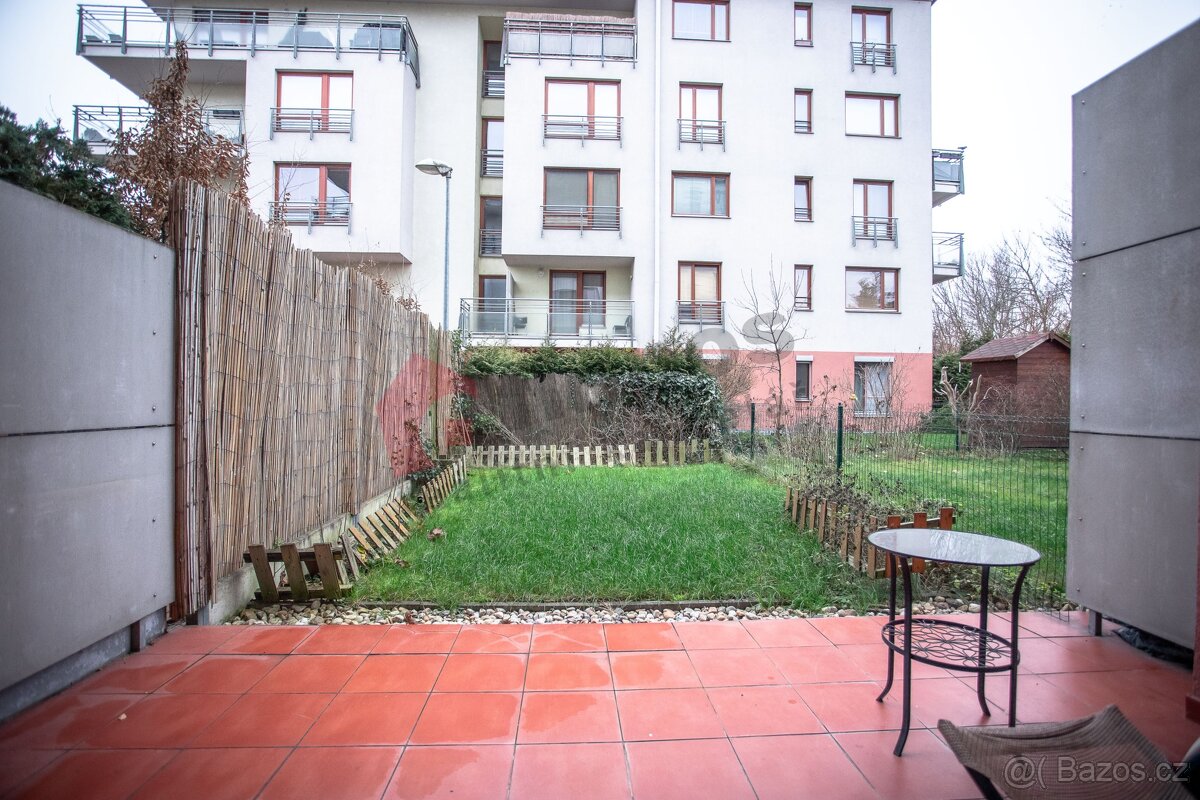Pronájem bytu 1+kk s terasou a předzahrádkou, Jana Přibíka, - 4