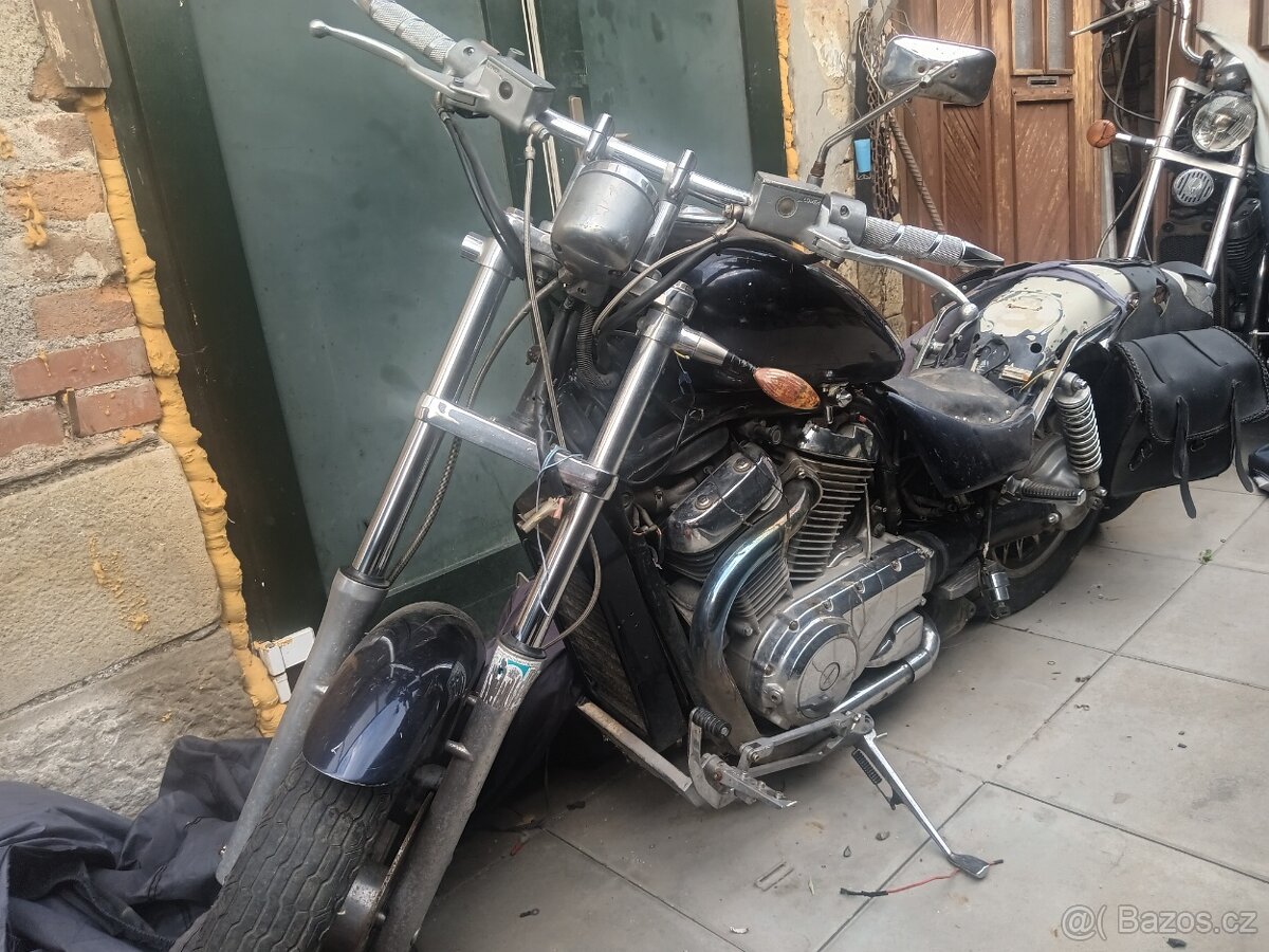 Suzuki VS 700 Intruder dva kusy - 4