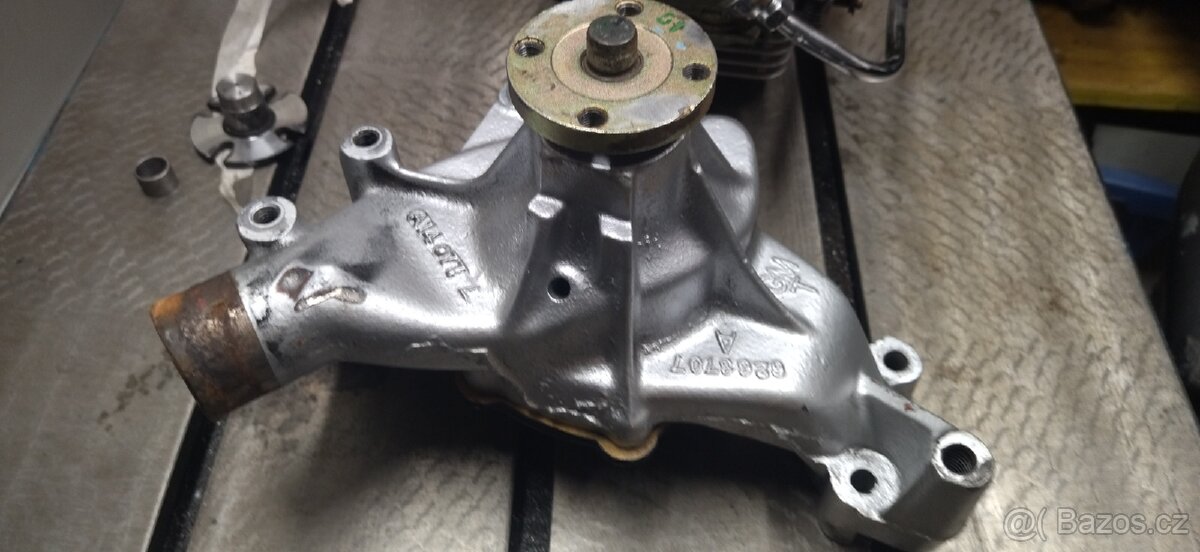 Vodní pumpa, čerpadlo. Chevrolet Big block V8 - 4