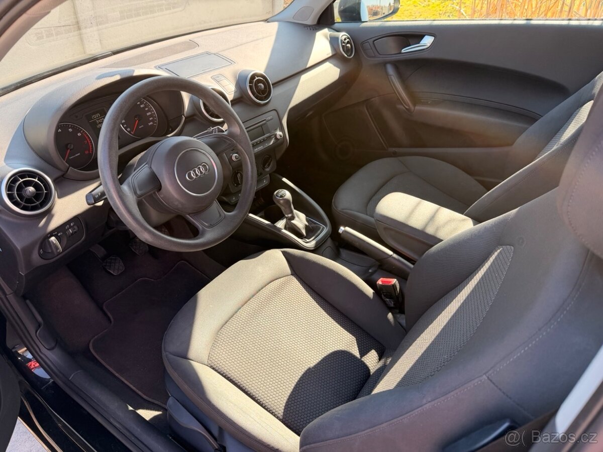 Audi A1 1.2 TFSI | 2012 | ČR | SERVIS | - 4