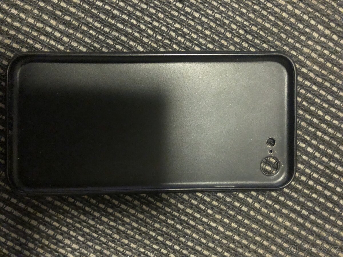 Kryty na iPhone 8 - 4