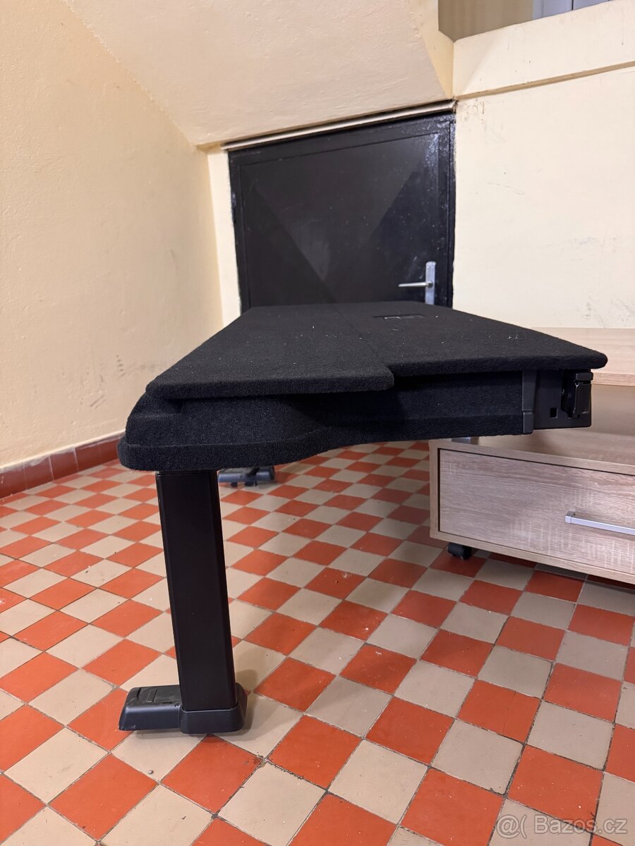 V klasse - Originální přepážka do kufru - 4