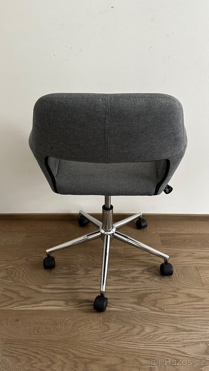 Krásné otočné židle na kolečkách - 4