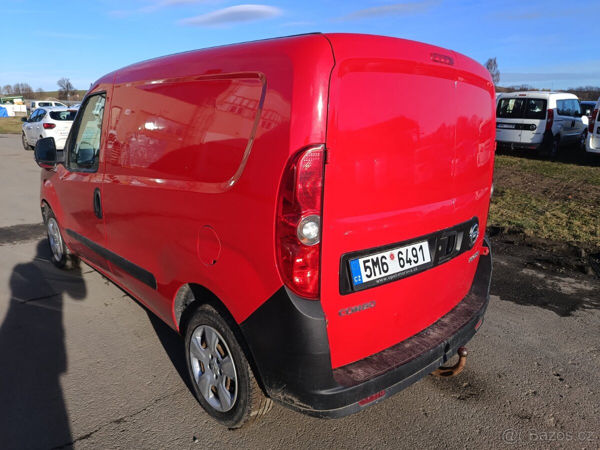 Opel Combo 1.6 CDTi RV 2015 - 4