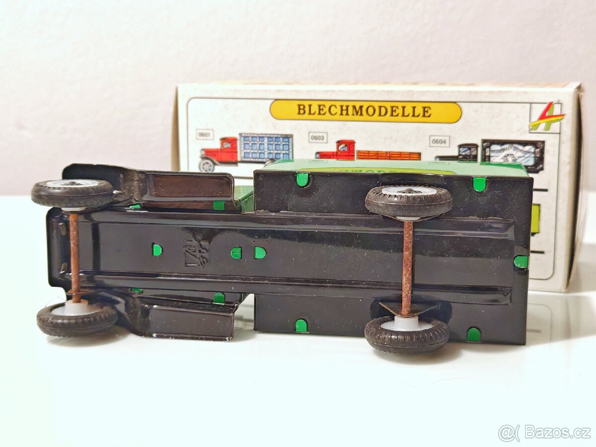 Staré zelené autíčko - 4