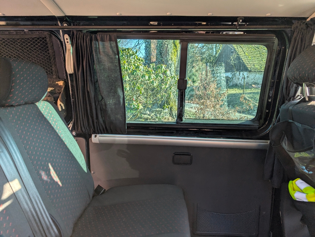 Prodám VW T5 Multivan 1.9 TDI plátce DPH, neplátce dohoda - 4