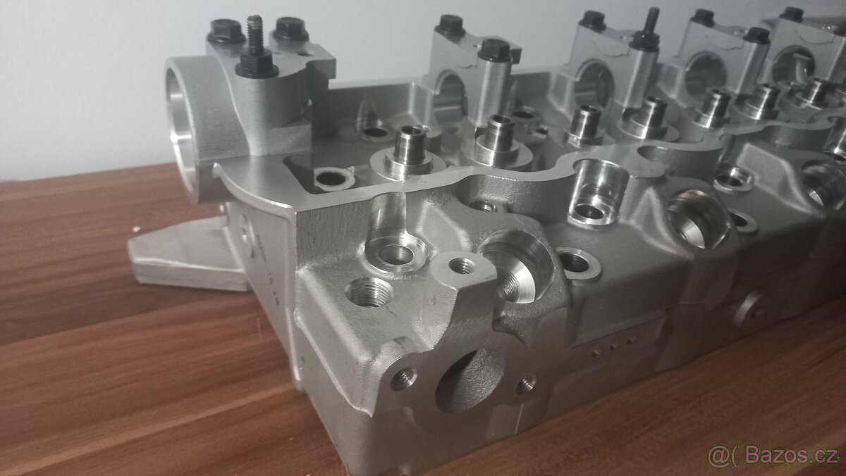 Hlava motoru Kia,Hyundai 2,5 TD 4D56 Nová - 4