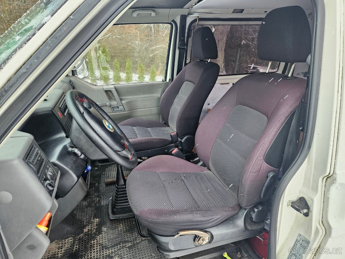 VW Transporter T4 2.5 TDI 75 kW (ACV) – 5 míst, tažné - 4