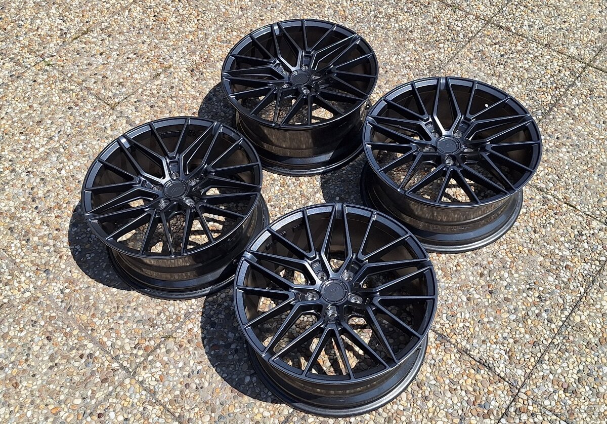 18" JapanRacing JR38 8x18 - 4