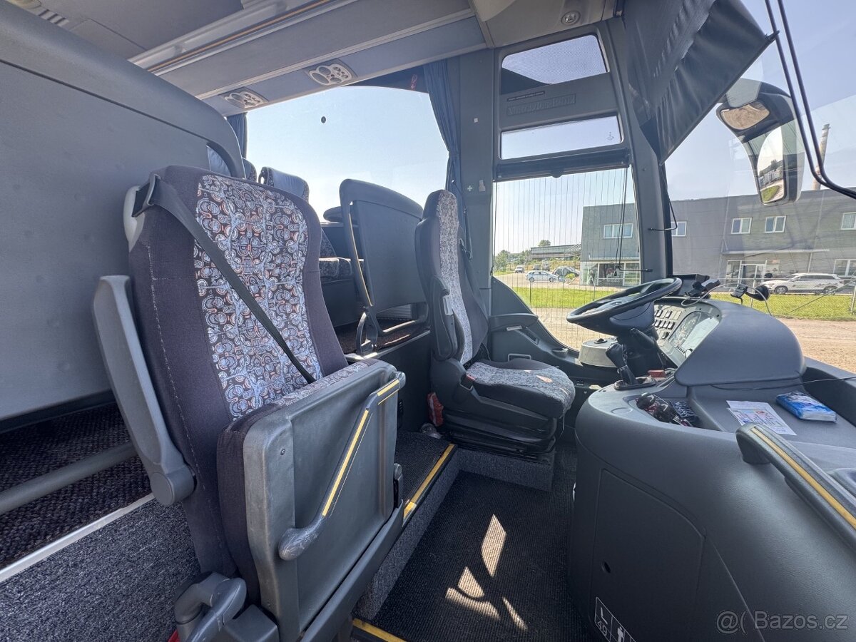 MERCEDES-BENZ TOURISMO RHD - 4