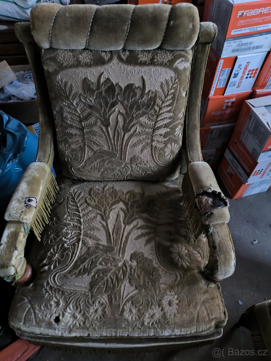 Starožitný nábytek - 4