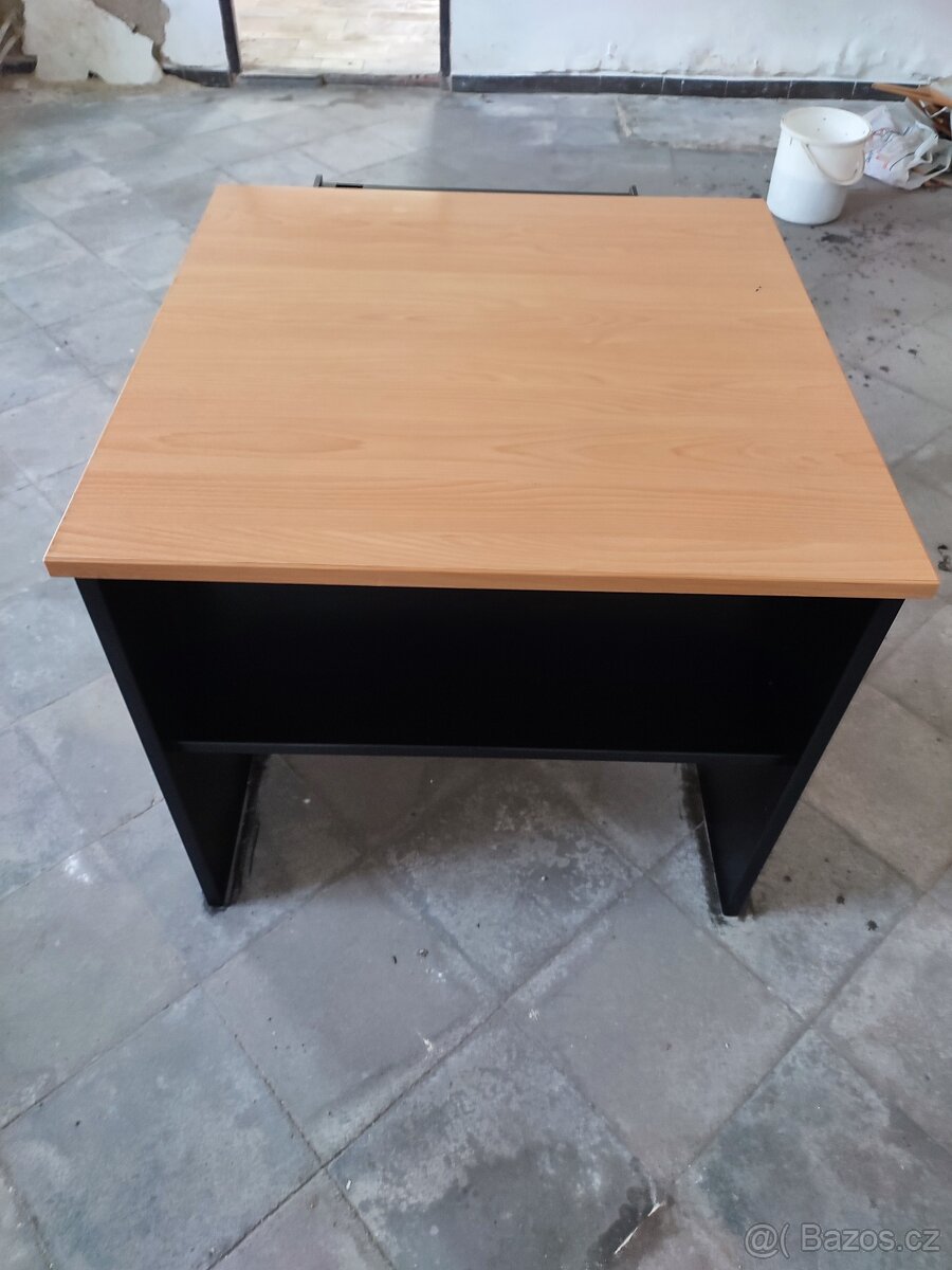 Stůl pod počítač - 4