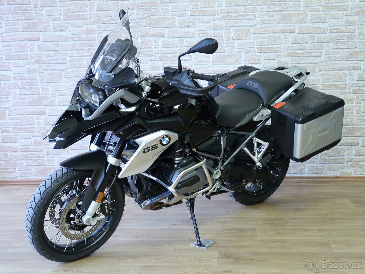 BMW R1200GS Tripleblack 26000km, servisní kniha, po servisu