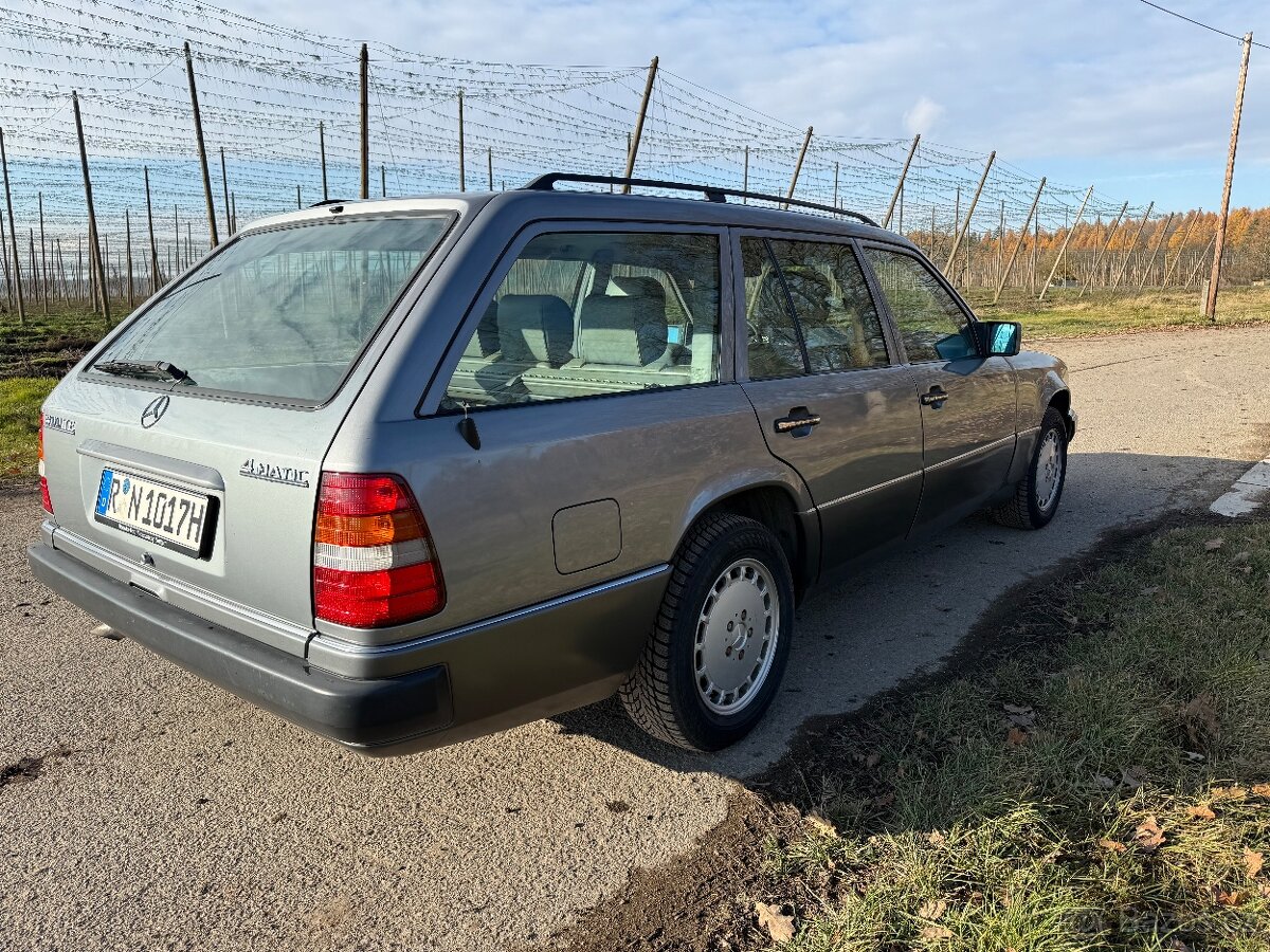 Mercedes-Benz S124 300 TE 4MATIC (1992) - 4