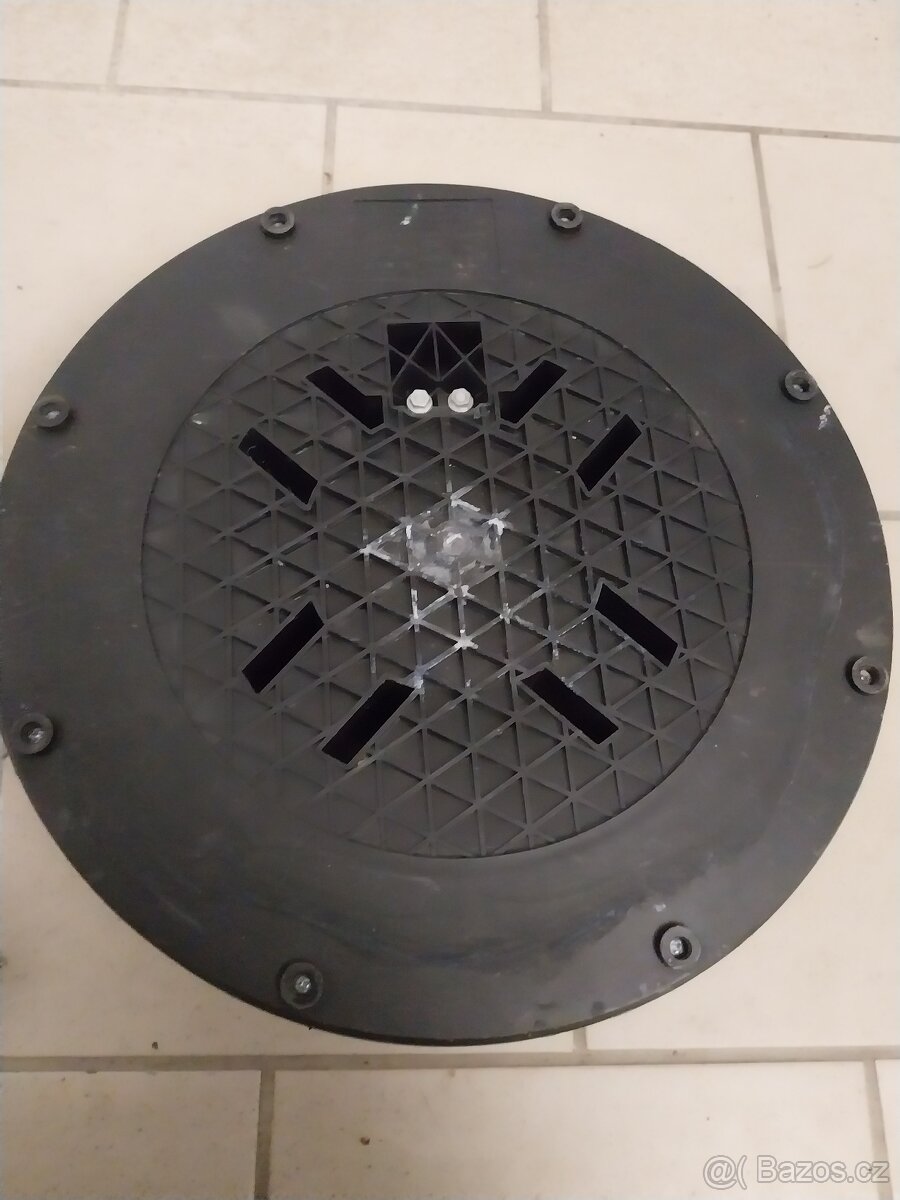 Stojan na stromeček, velky stahovaci lankem - 4