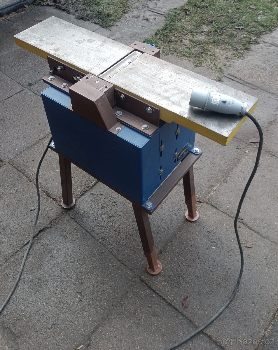 hoblovka s ručním protahem MS 200 - 4