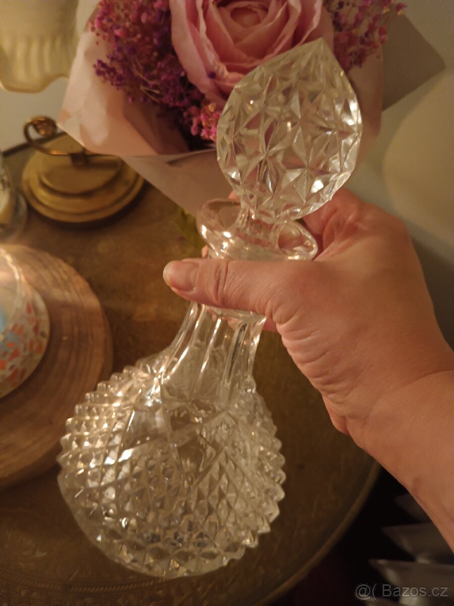 Retro broušená skleněná karafa - 4