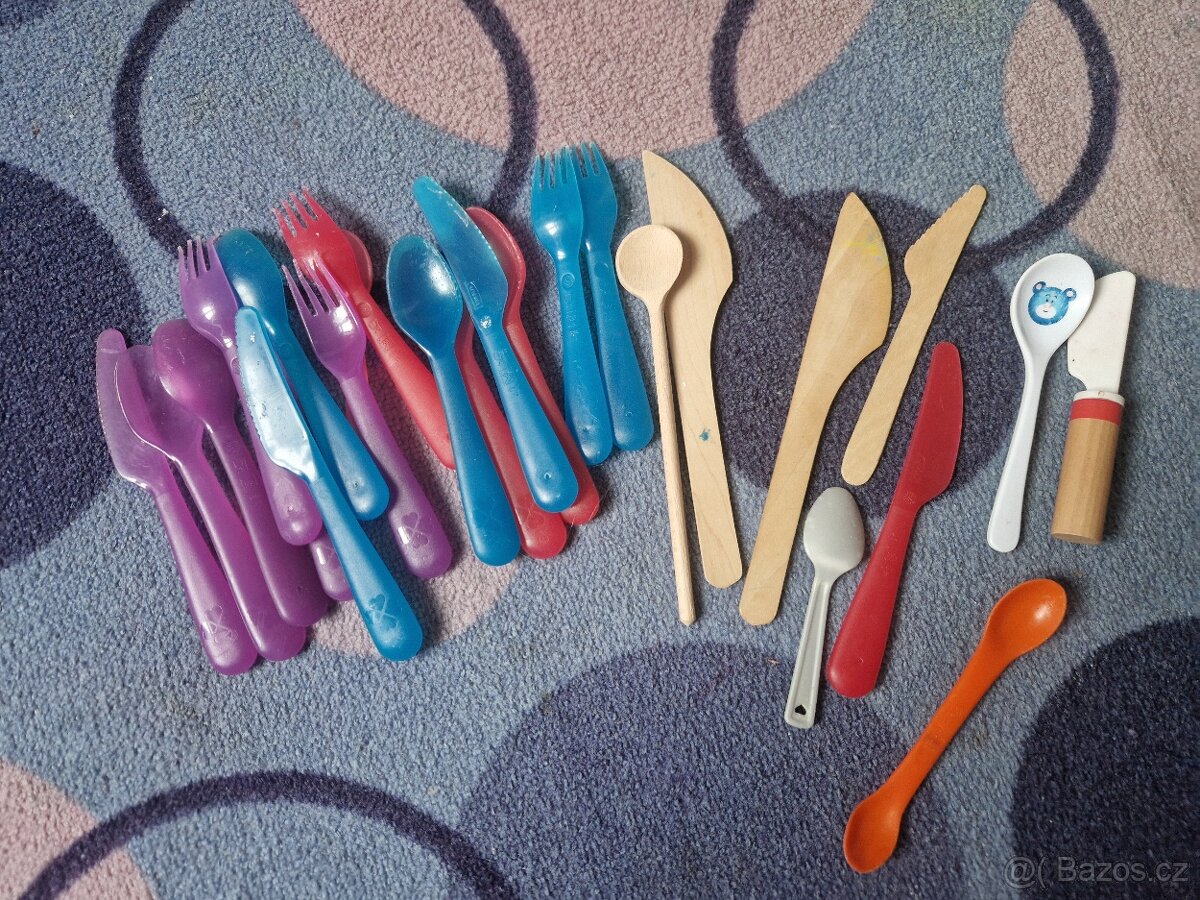 Dětská kuchyňka KidKraft s příslušenstvím - 4