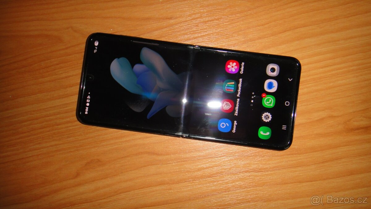 Samsung Galaxy Flip 4 - 4