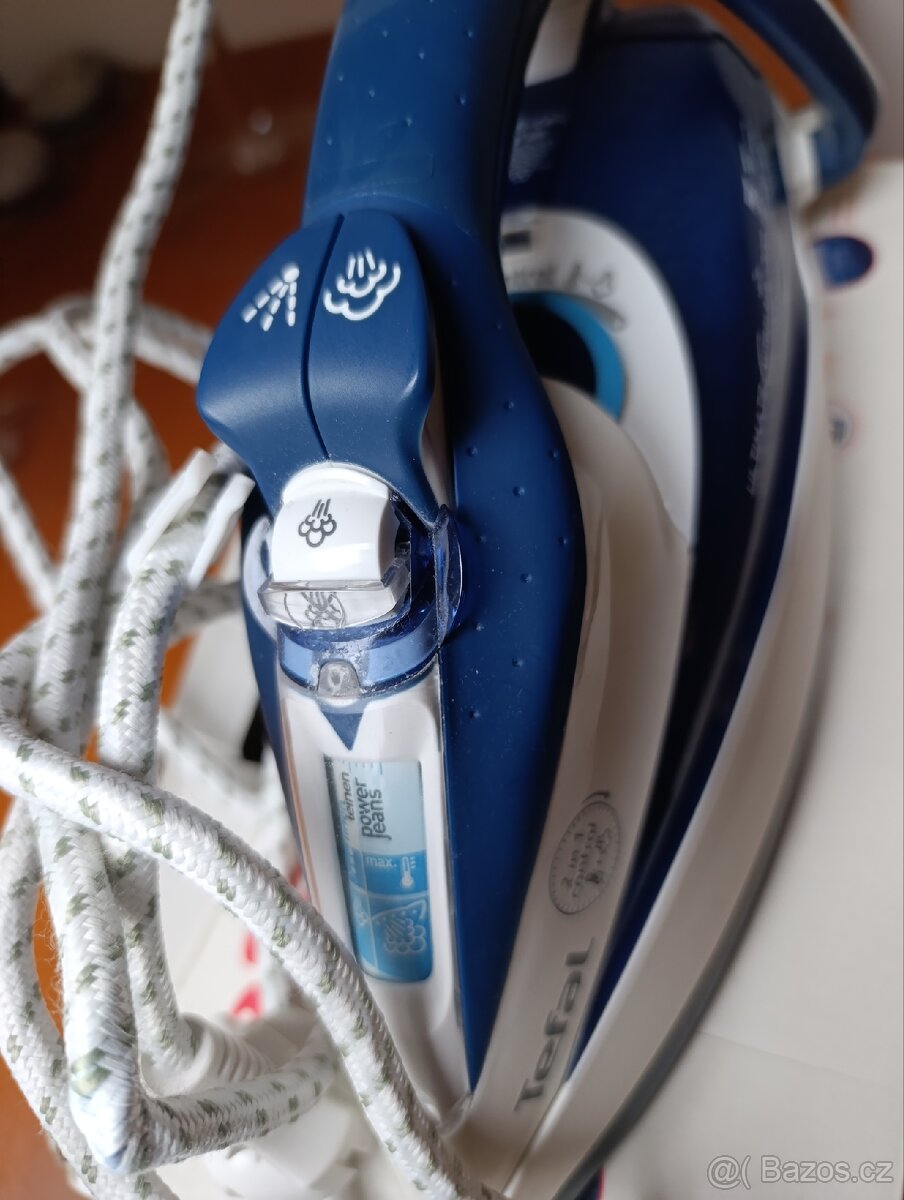 Žehlička Tefal Ultimate Autoclean 300 - 4