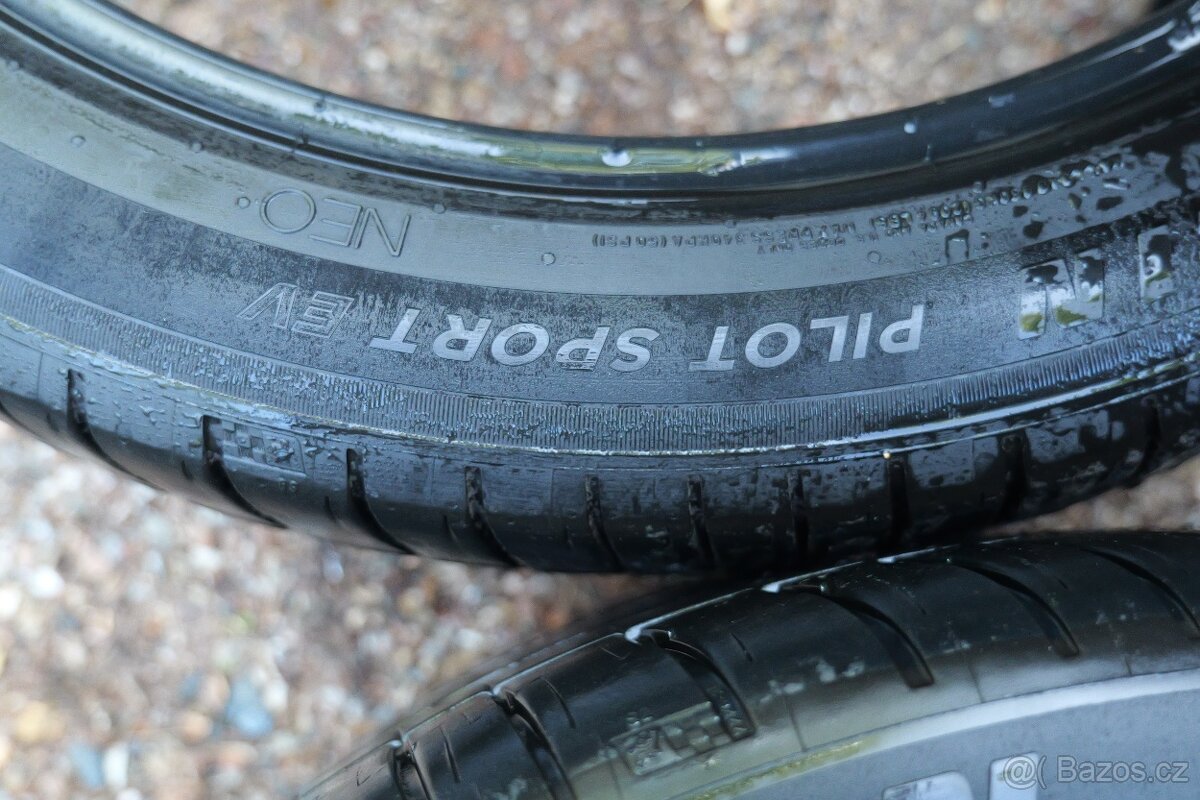 Michelin Pilot Sport EV 295/40/21 + 255/45/21 - 4