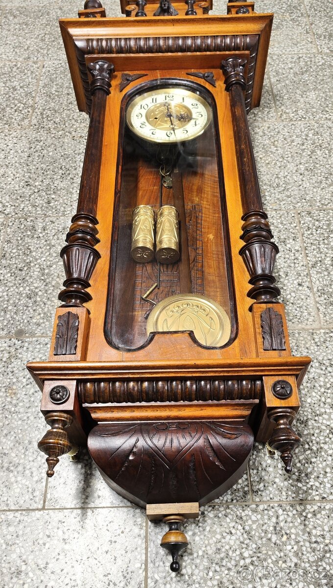 luxusní bohatě zdobené vyřezávané dvouzávažové hodiny - 4