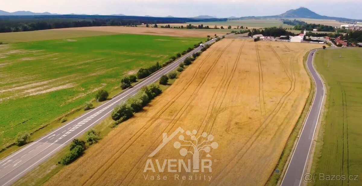 Prodej 2 pozemků vhodných pro komerční výstavbu, 6 821 m² - - 4