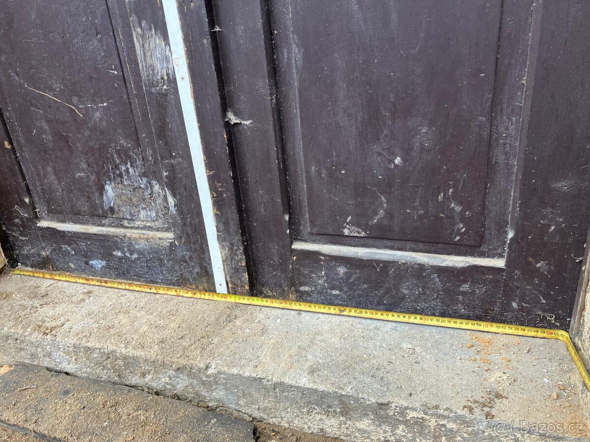 Dřevěné dvoukřídlé dveře z masivu - 4