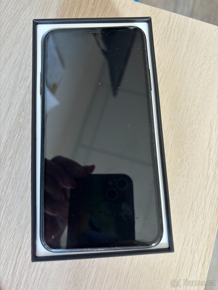 iPhone 11 Pro max 64GB + 4 obaly zdarma - 4
