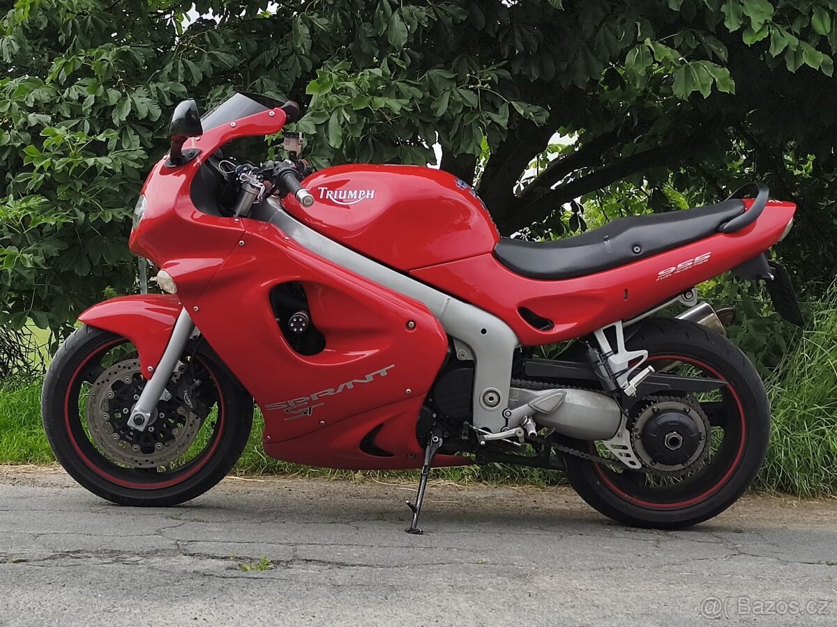 Triumph 955i Sprint ST - 4