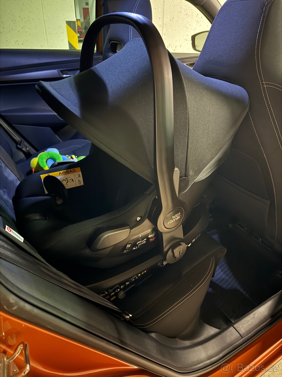 Autosedačka Britax Römer Baby-safe Core + base Isofix - 4