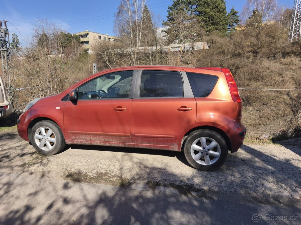 NIssan Note 1.6, benzín, rok 2006 - 4