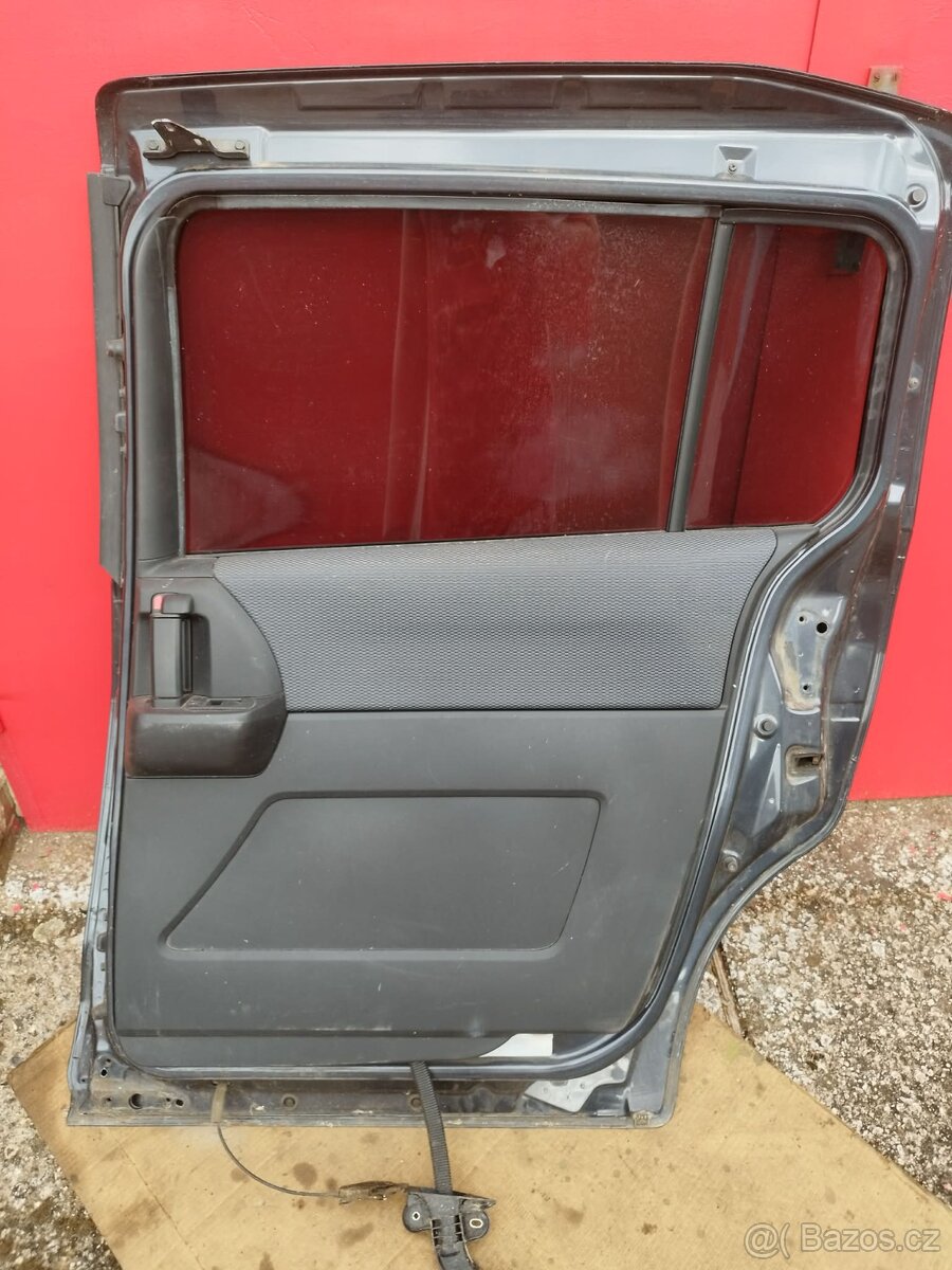 Zadní pravé dveře mazda 5 MPV - 4