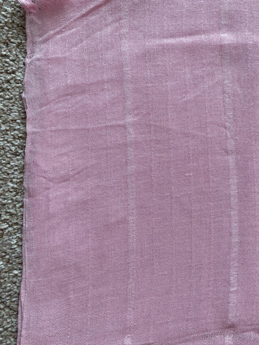 Nový šátek Avon - světle růžový, decentní vzor - 4